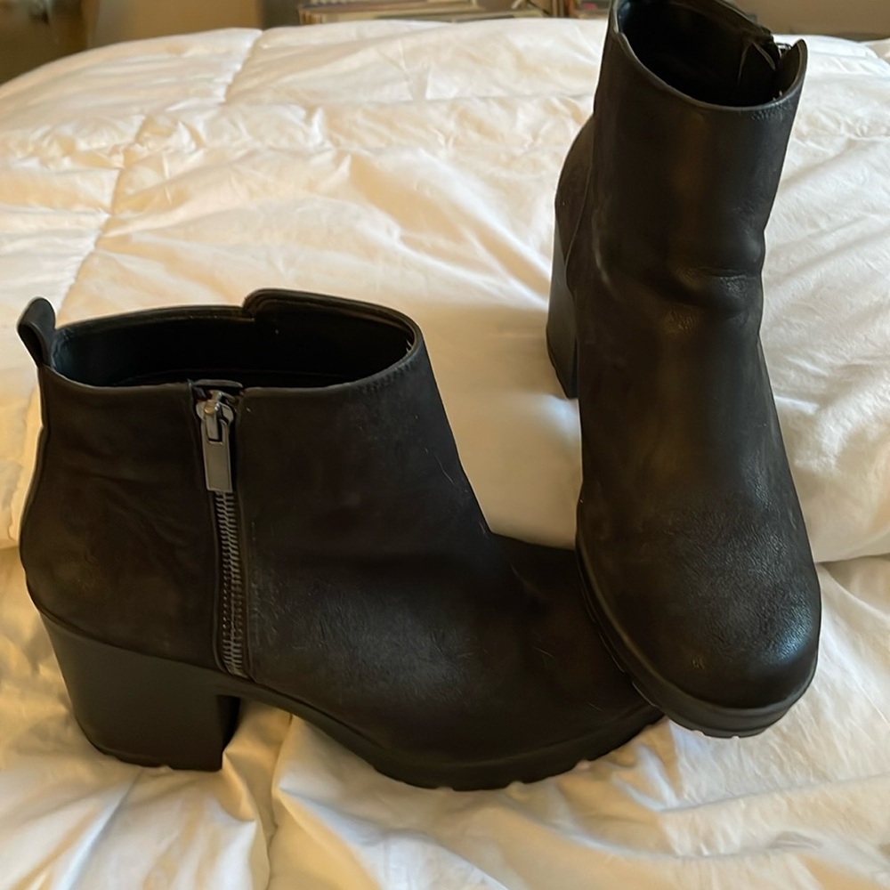 Mia Black Boooties